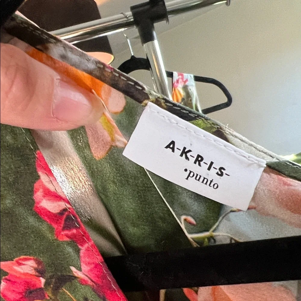 Akris Punto Cactus Blossom Mulberry Silk Top - Picture 3 of 8